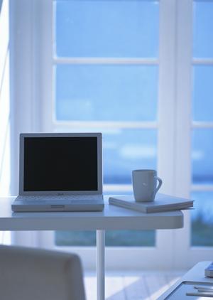 ホテルのようなコードレステーブルランプ